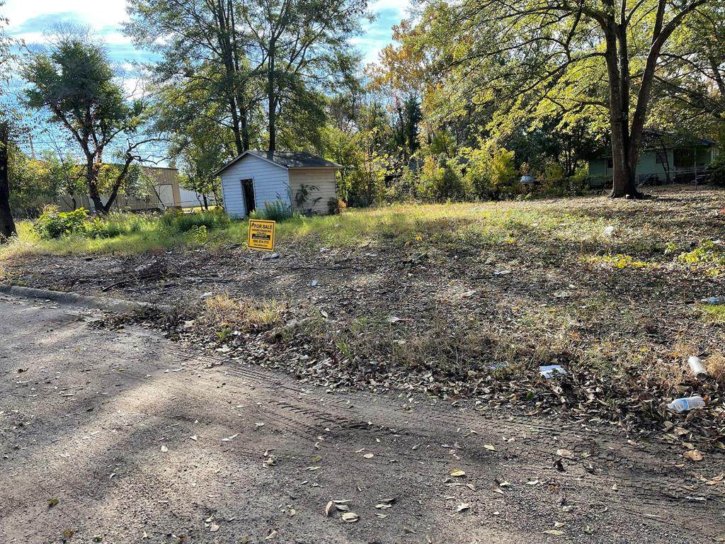 702 Prince Street - Photo 1