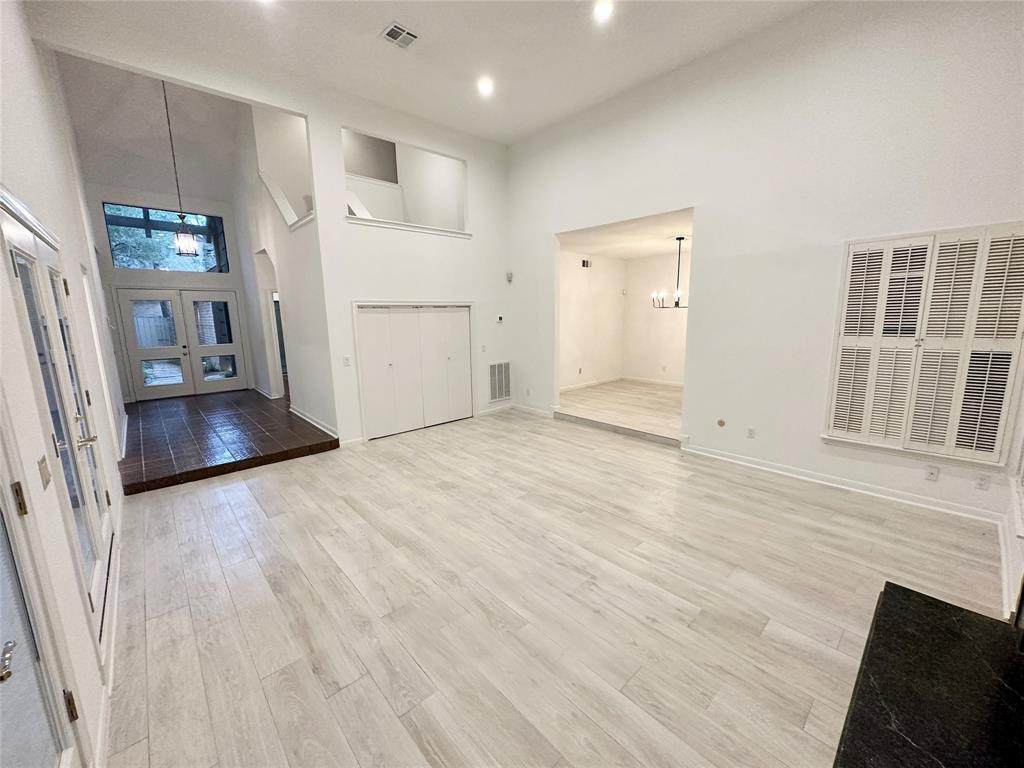 208 Sugarberry Circle - Photo 1
