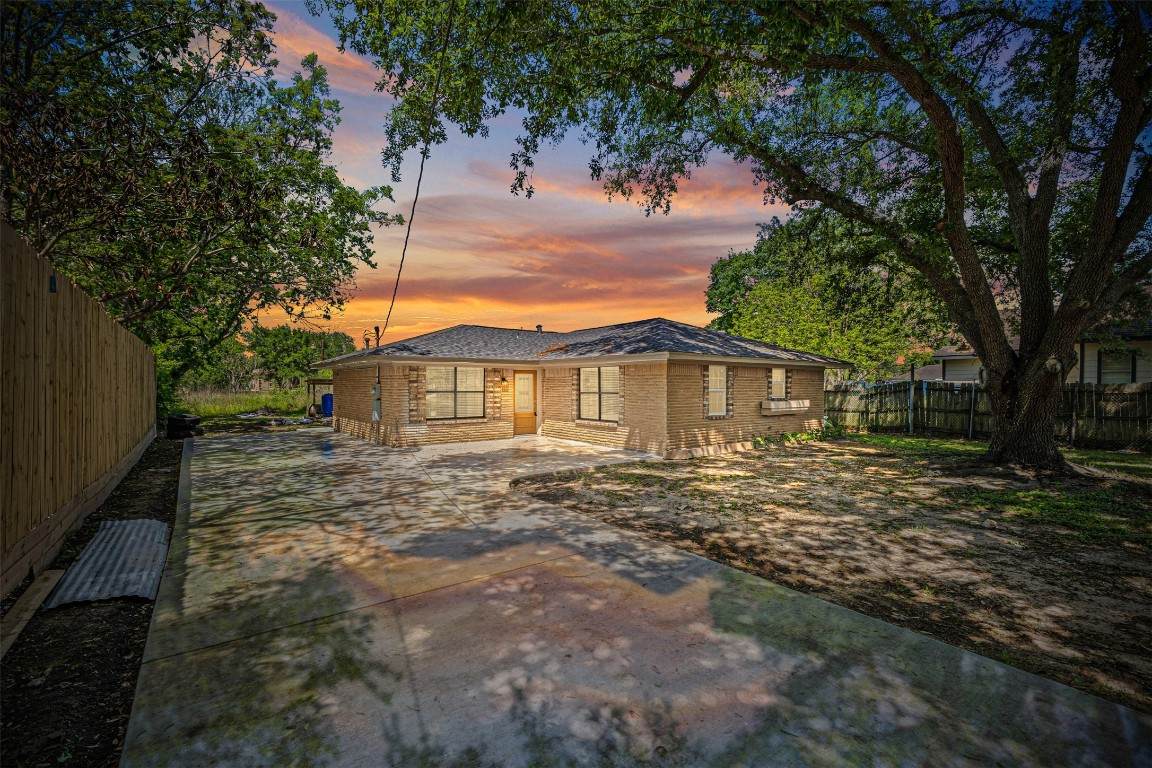 638 Cleo Street - Photo 1