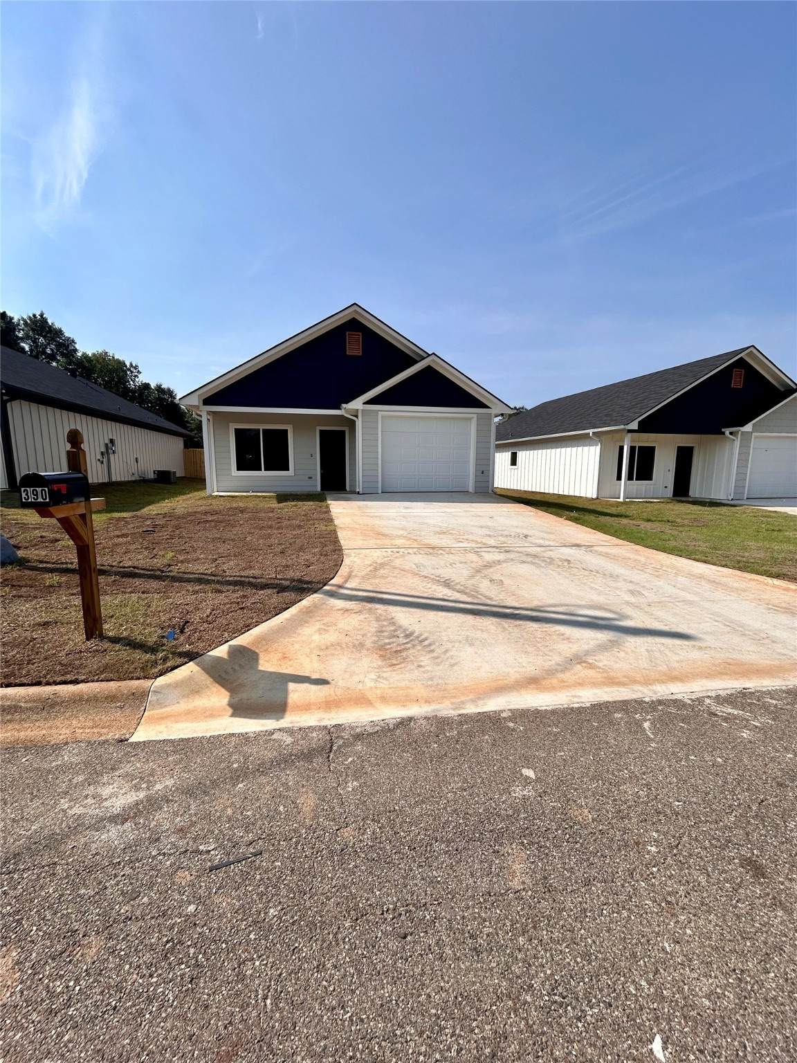 390 Alexander Street - Photo 1