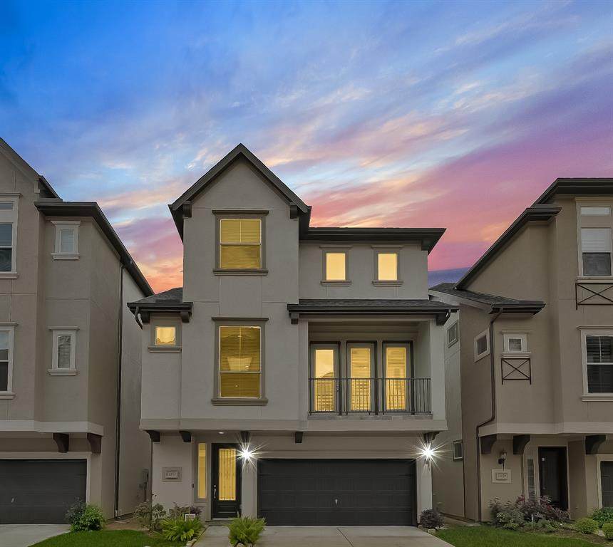 12252 Oxford Crescent Circle - Photo 1