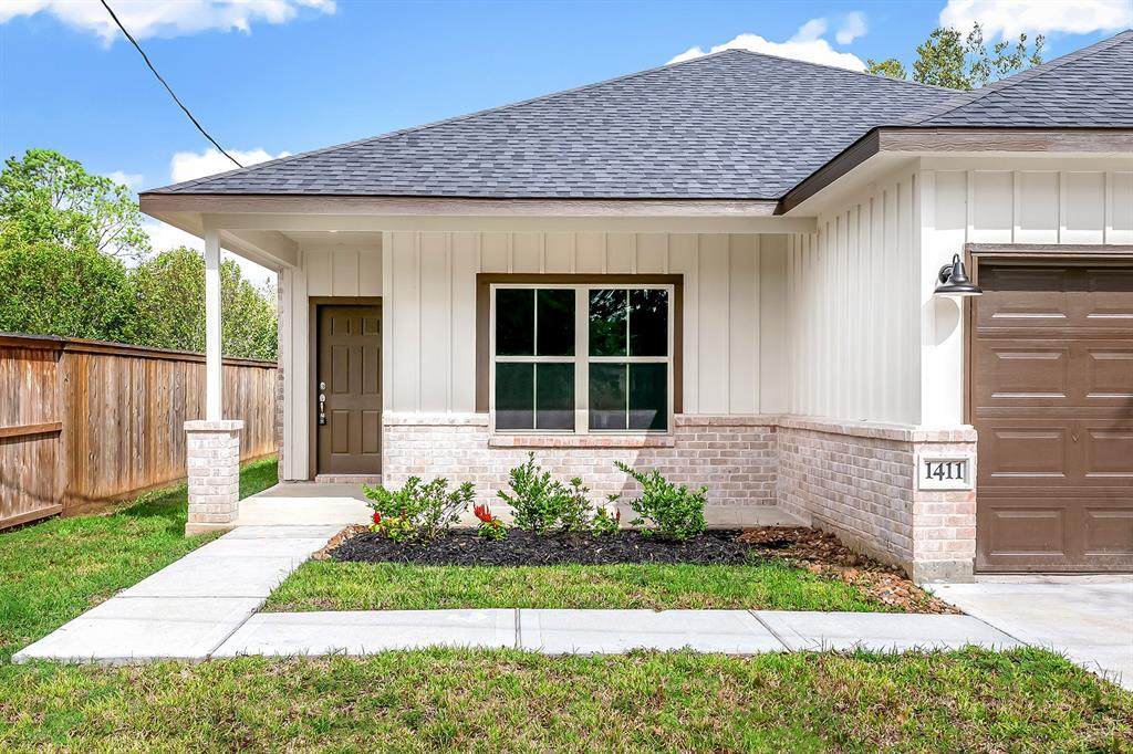 1411 Avenue I - Photo 1