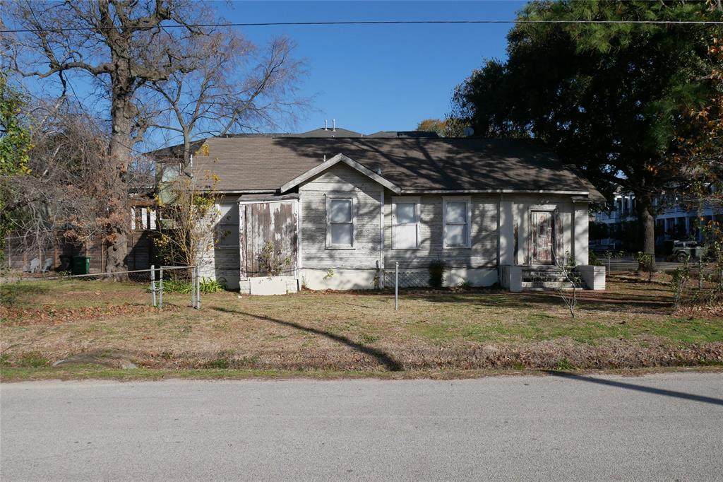 401 Arlington Street - Photo 1