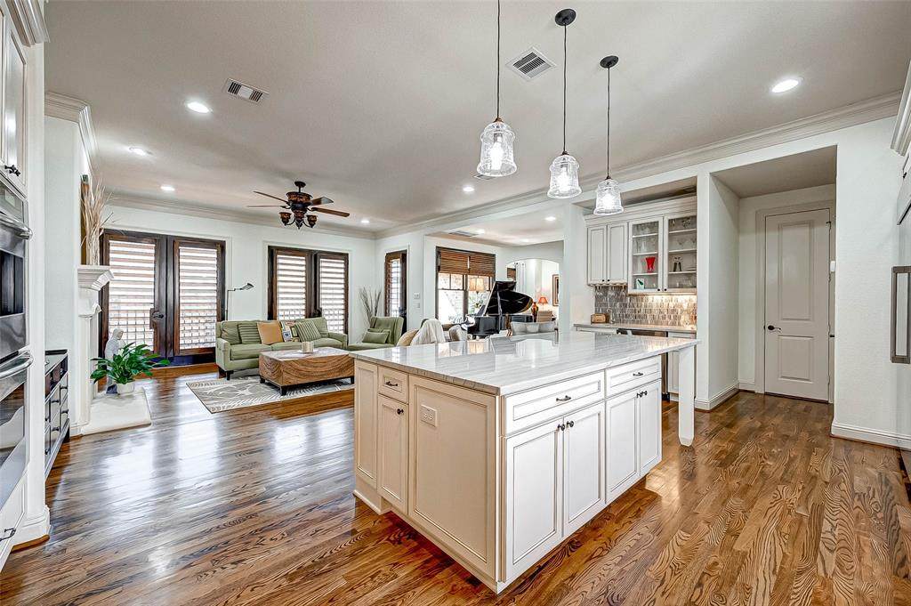 2908 West Lane Drive - Photo 1
