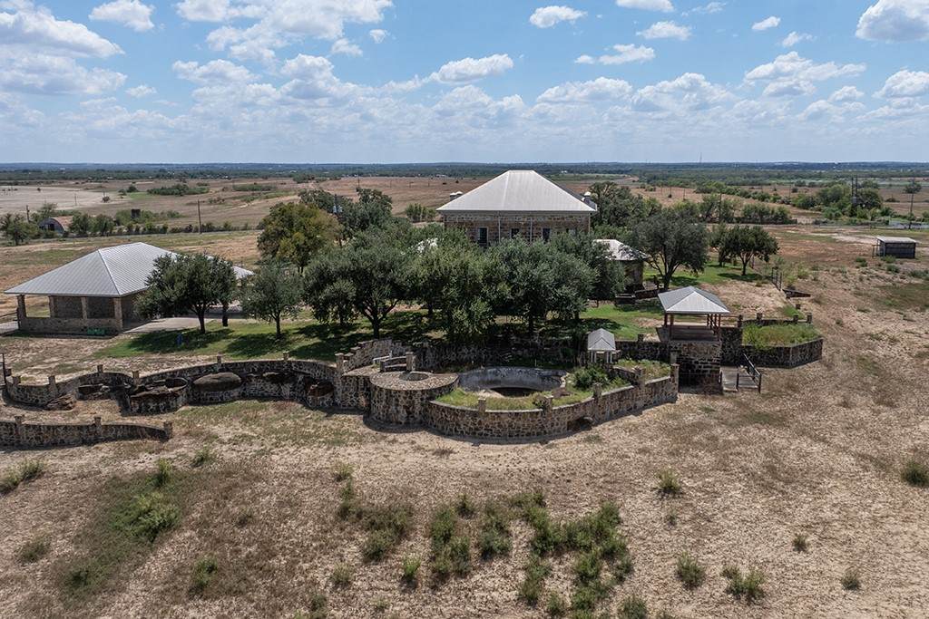 https://bt-photos.global.ssl.fastly.net/harmls/1280_boomver_2_98299470-2.jpg