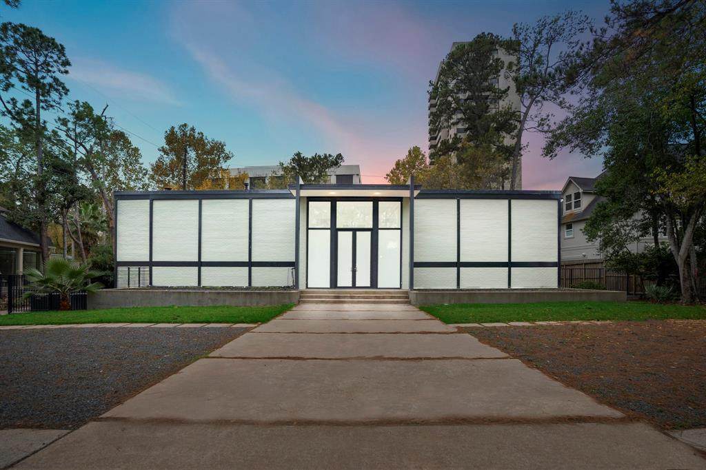 62 Briar Hollow Lane - Photo 1