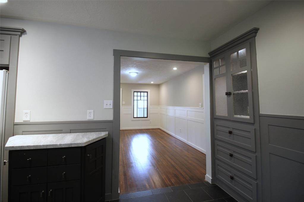 328 28th Street - Photo 1