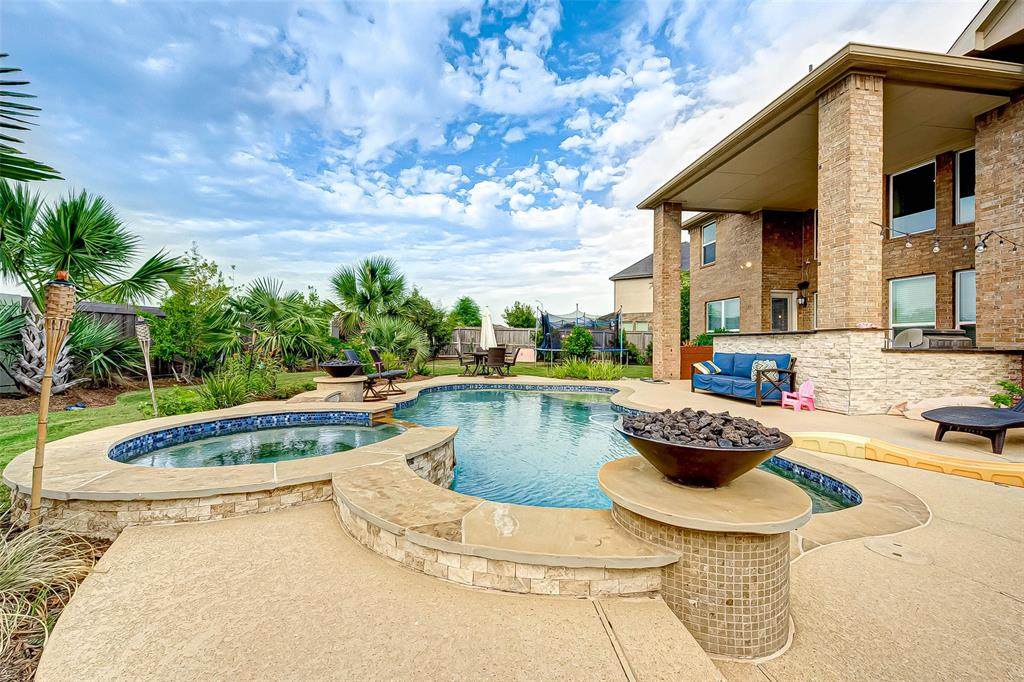 902 Butterfly Garden Trail - Photo 1