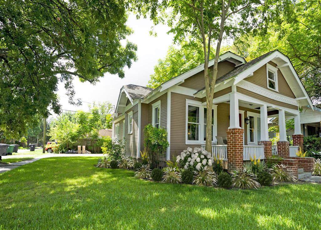 1104 16th Street - Photo 1