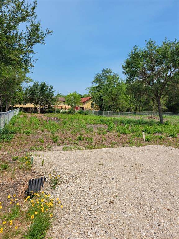 631 13th Street - Photo 1