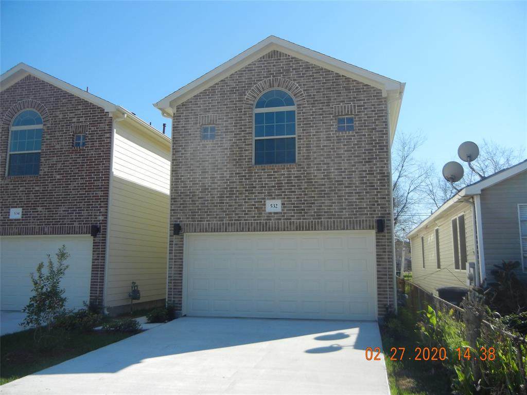 532 38th - Photo 1