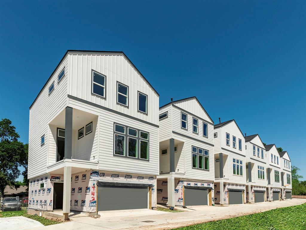 738 Donovan Street - Photo 1