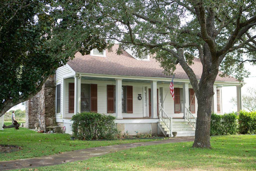 7827 Highway 90 - Photo 1