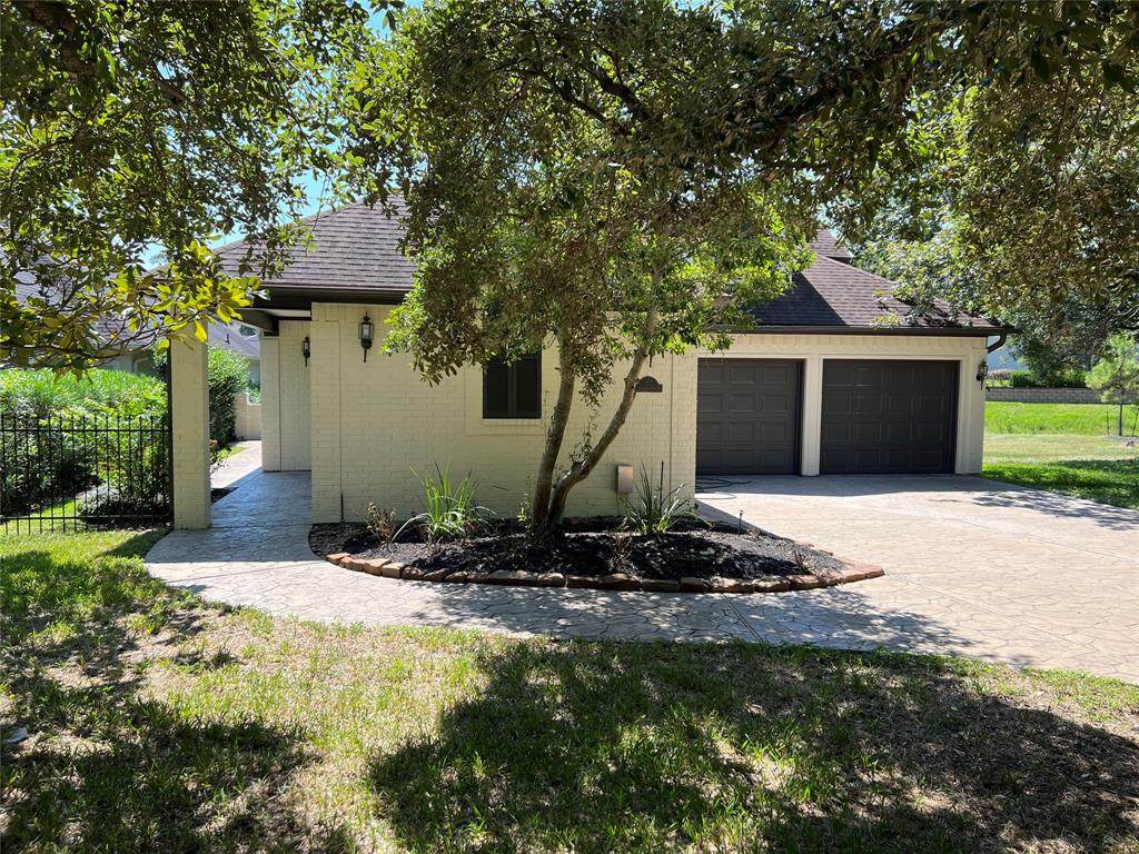 22 Creekwood Drive - Photo 1
