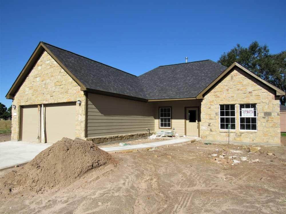 71 Westwood Drive East - Photo 1