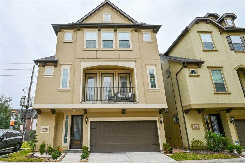 12219 Oxford Crescent Circle - Photo 1