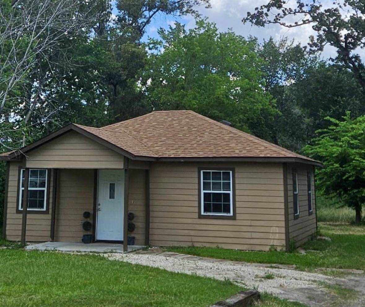 15101 South Drive - Photo 1