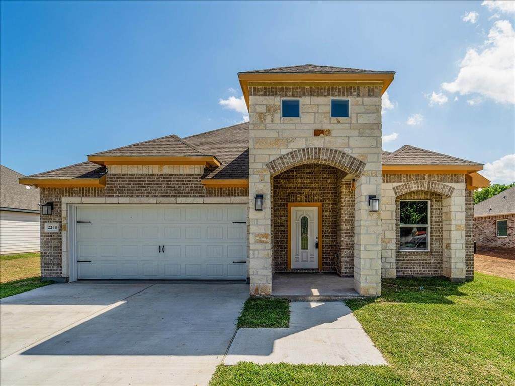 2248 Ridgewood - Photo 1