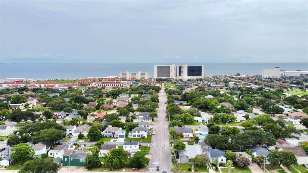 5028 Avenue R 1/2 - Photo 1