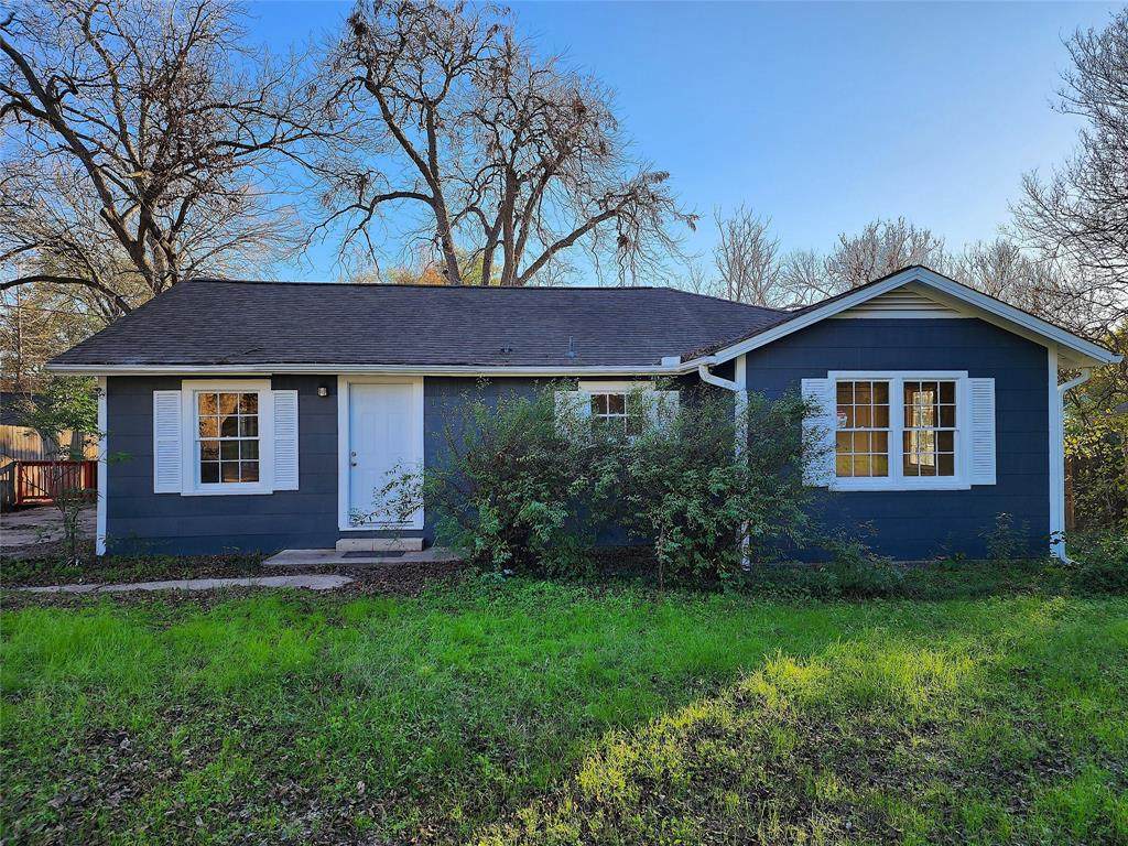 1211 9th Street - Photo 1