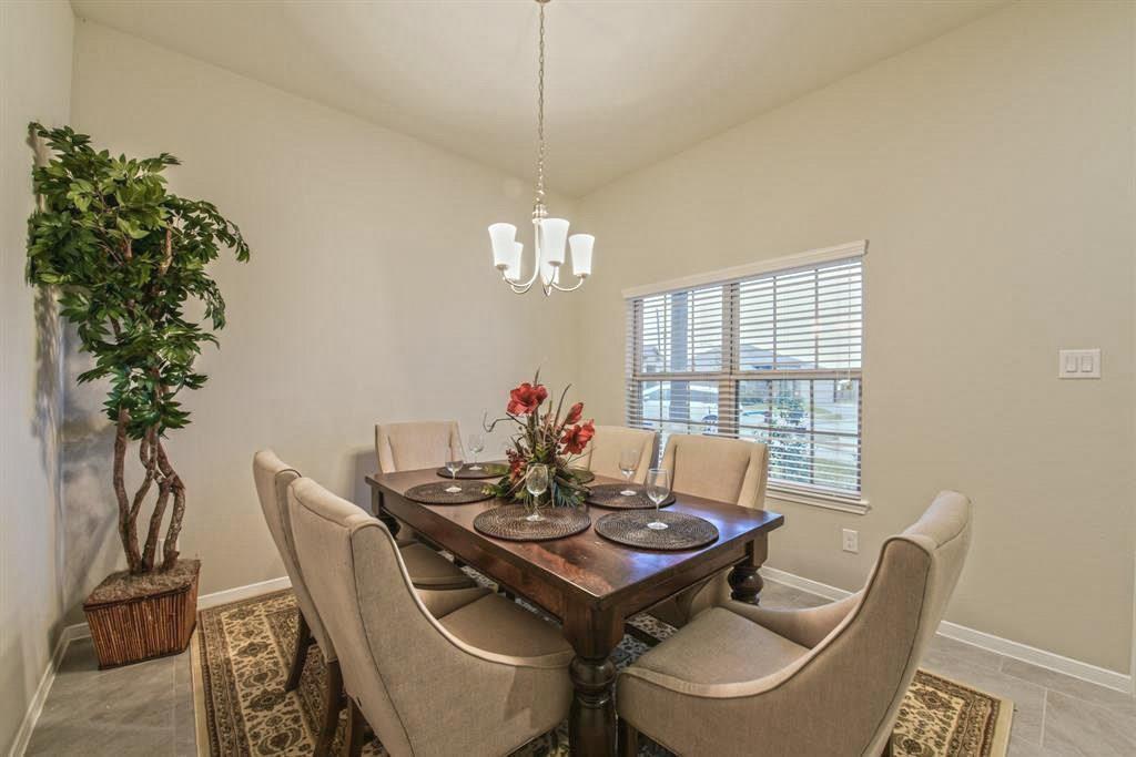 1951 Bravos Manor - Photo 1