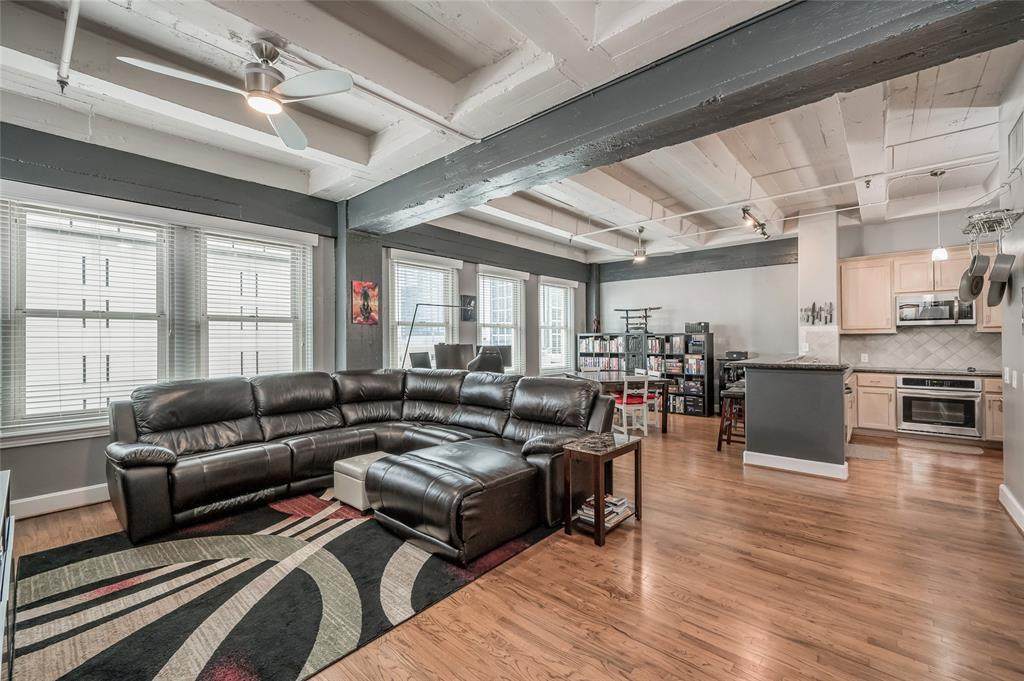 1120 Texas Street - Photo 1