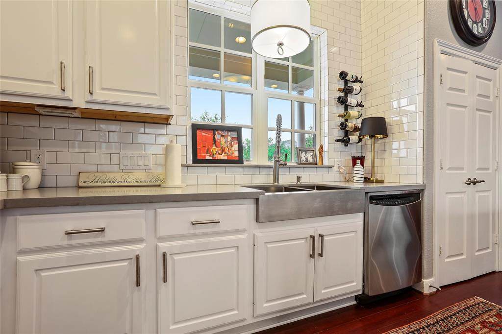 46 Islewood Boulevard - Photo 1