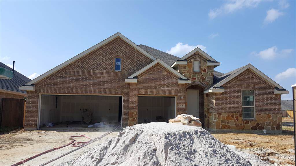 7619 Trailing Oaks Drive - Photo 1