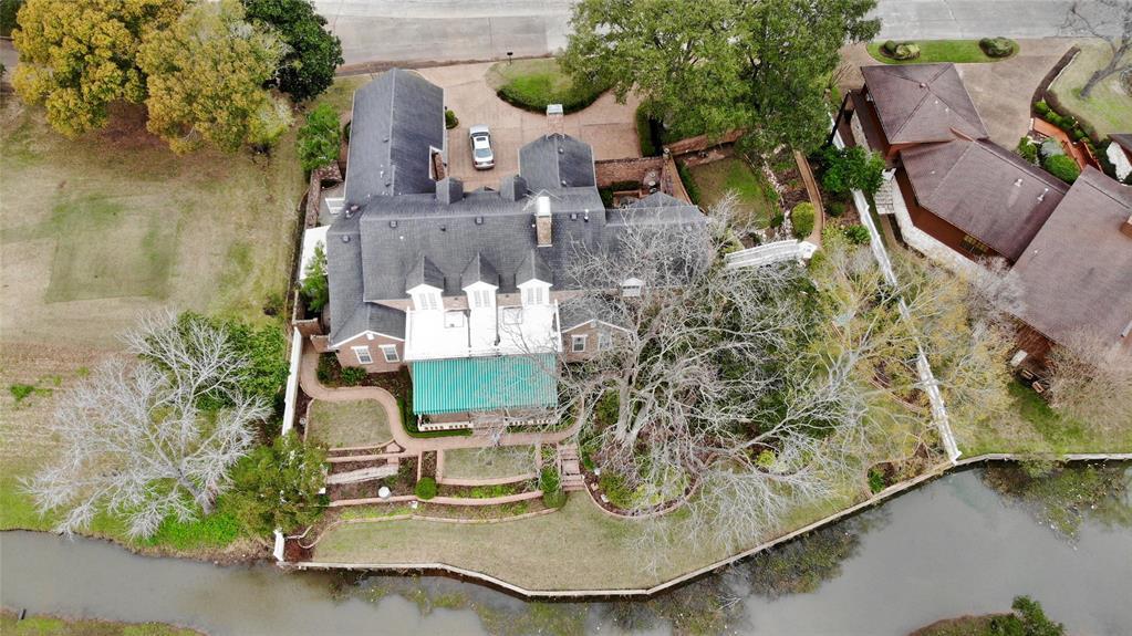 2106 Country Club Boulevard - Photo 1