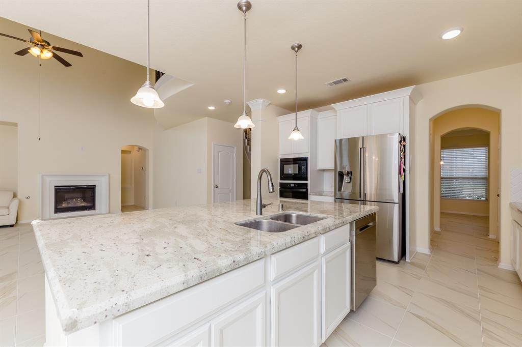 2414 Magnolia Mist Court - Photo 1