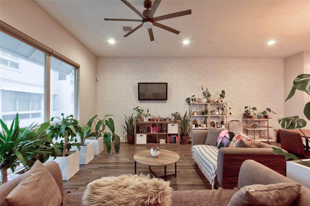 1815 Ennis Street - Photo 1