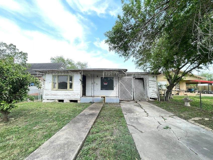 555 Reagan Street - Photo 1