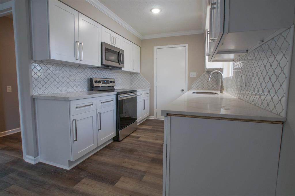 3305 Cedarcrest Drive - Photo 1