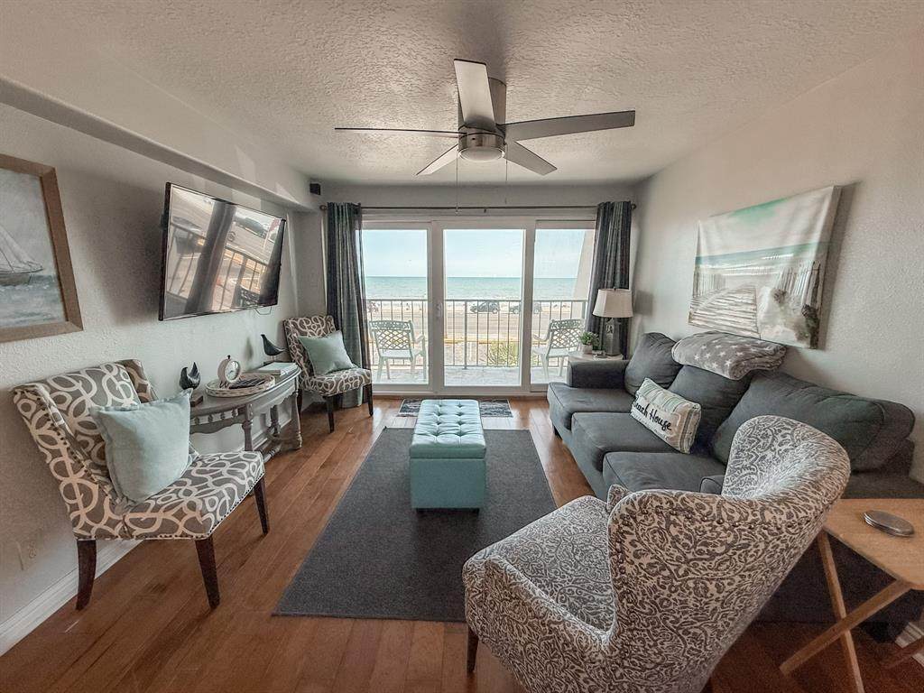 7310 Seawall Boulevard - Photo 1