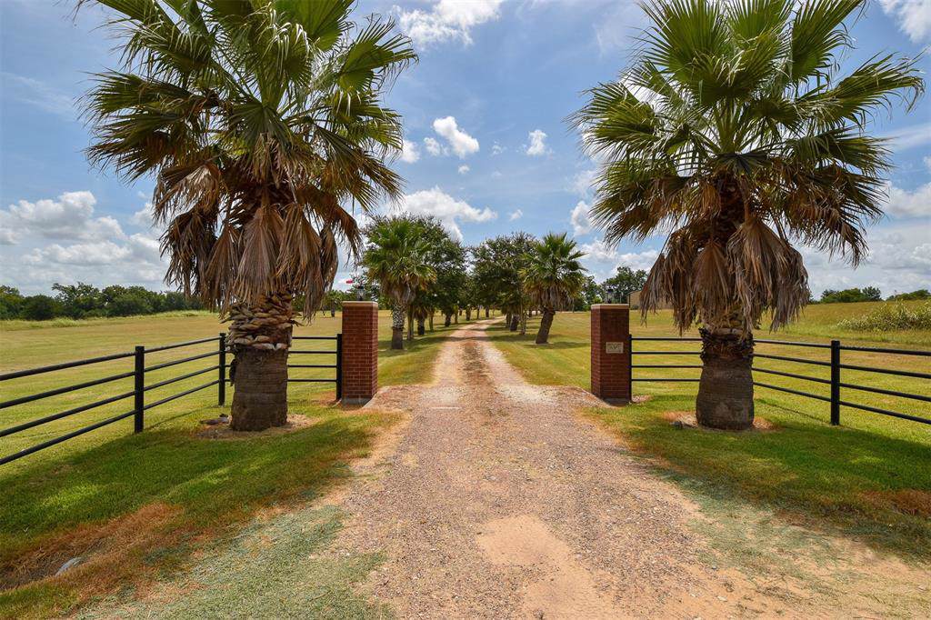 836 Buenger Rd - Photo 1