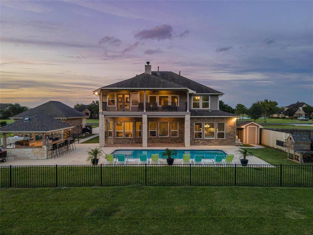 315 Lago Circle - Photo 1