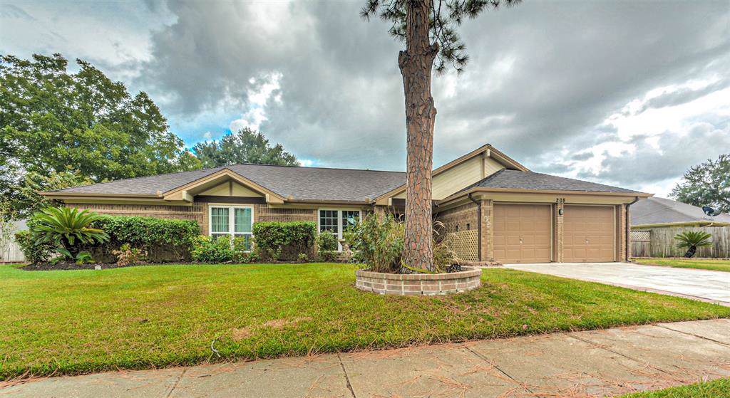 208 Shenandoah Drive - Photo 1