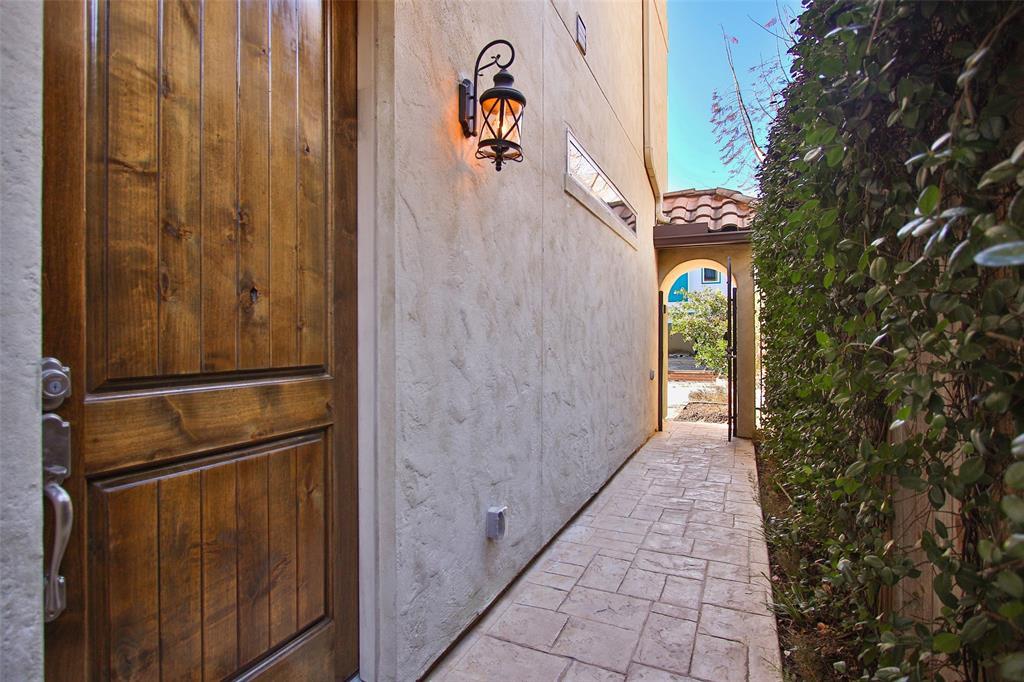 1401 Crocker Street - Photo 1