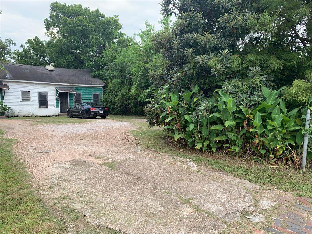3225 Dennis Street - Photo 1