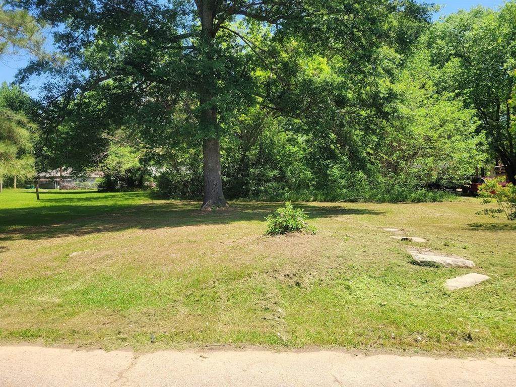 2314 Main - Photo 1