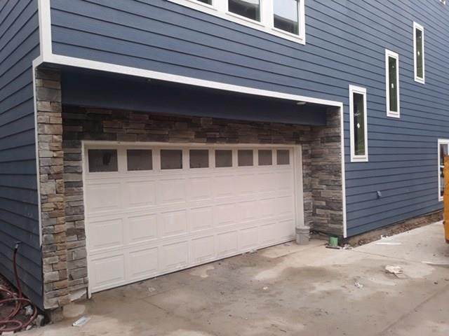 903 Willard - Photo 1