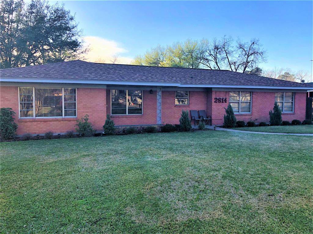 2814 Dupont Street - Photo 1