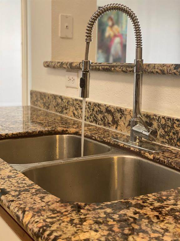 3231 Allen Parkway - Photo 1