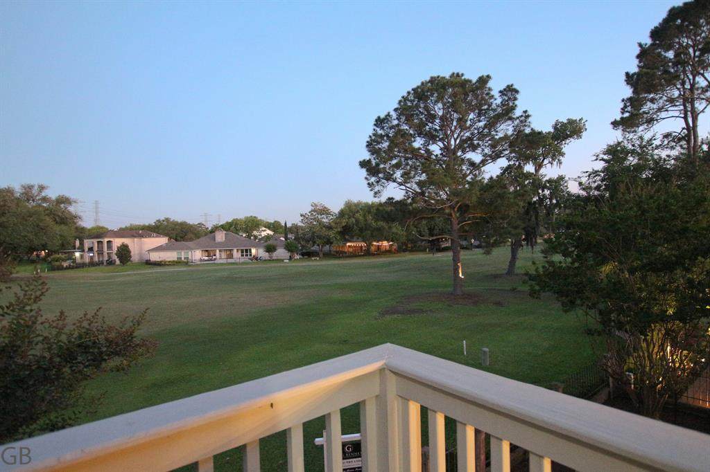 2922 Country Club Boulevard - Photo 1