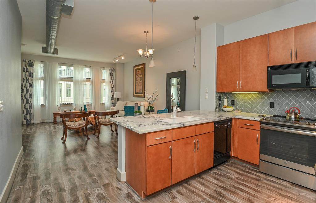 1901 Post Oak Boulevard - Photo 1