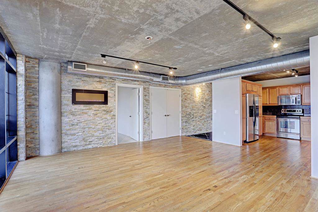 1005 Shepherd Drive - Photo 1