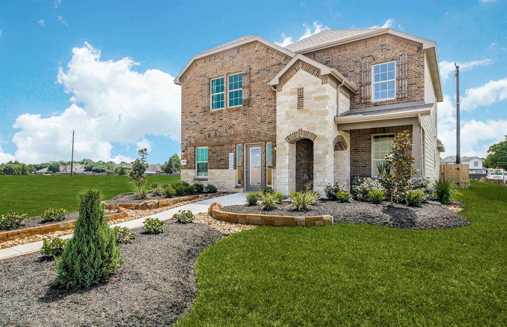 23559 Glenbuck Street - Photo 1