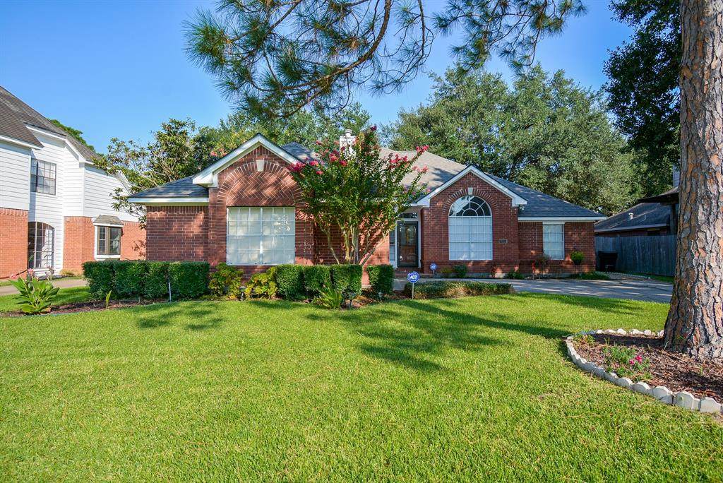 815 Maplewood Falls Court - Photo 1