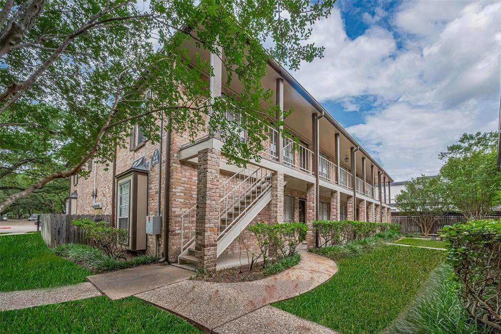 811 Wax Myrtle Lane - Photo 1