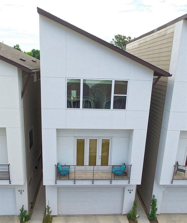 864 Wakefield Drive - Photo 1